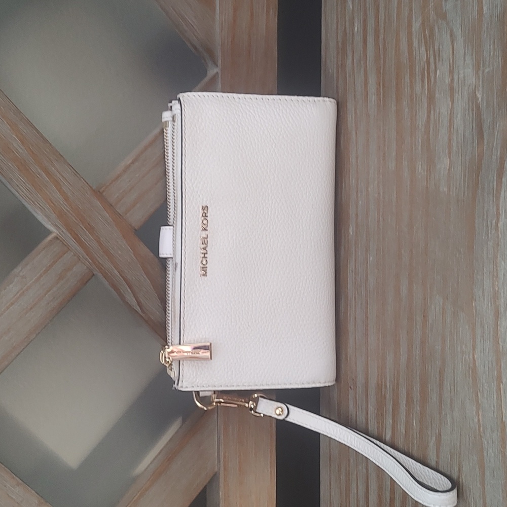 Michael Kors wristlet